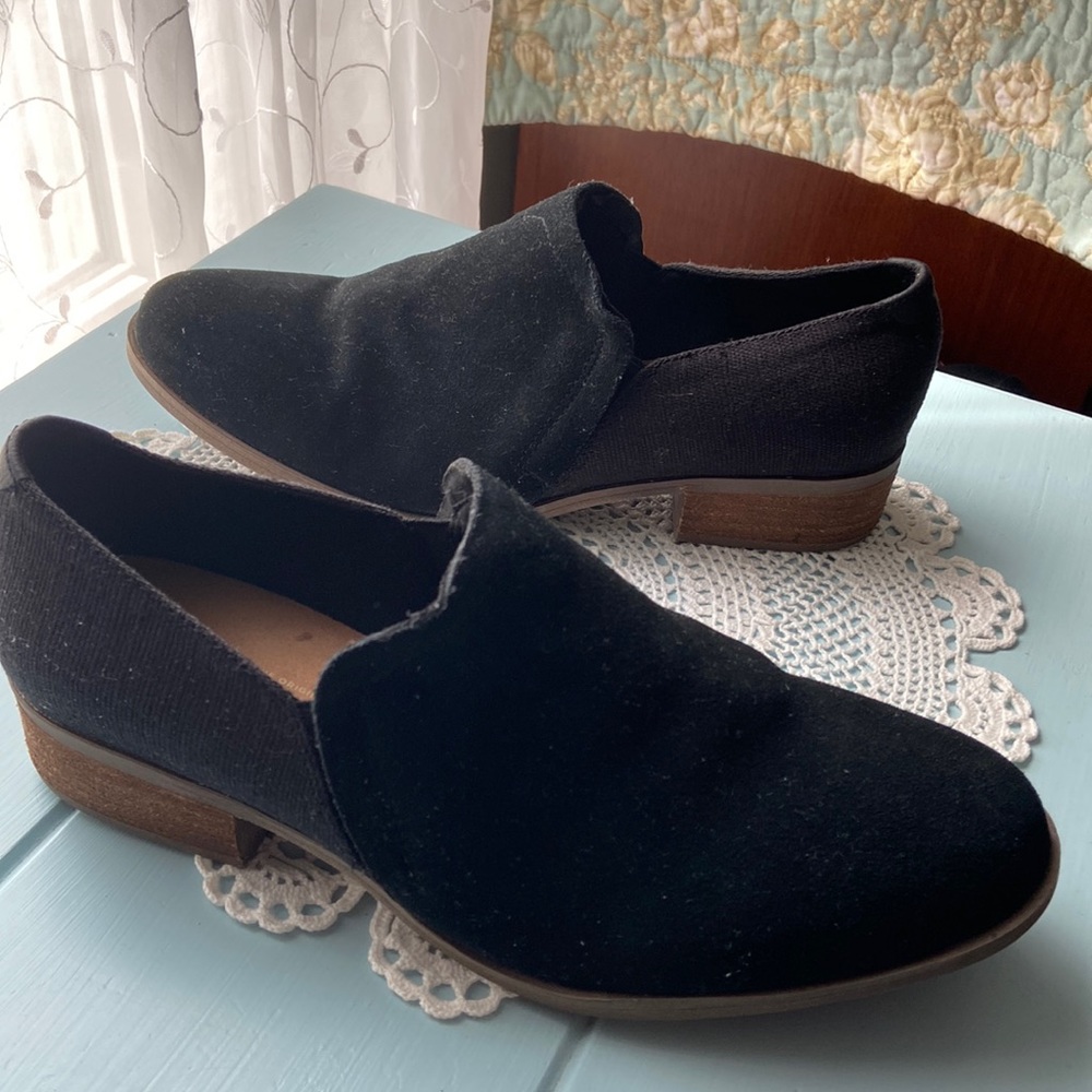 Tom’s Black Suede Shoe Booties - Size 10